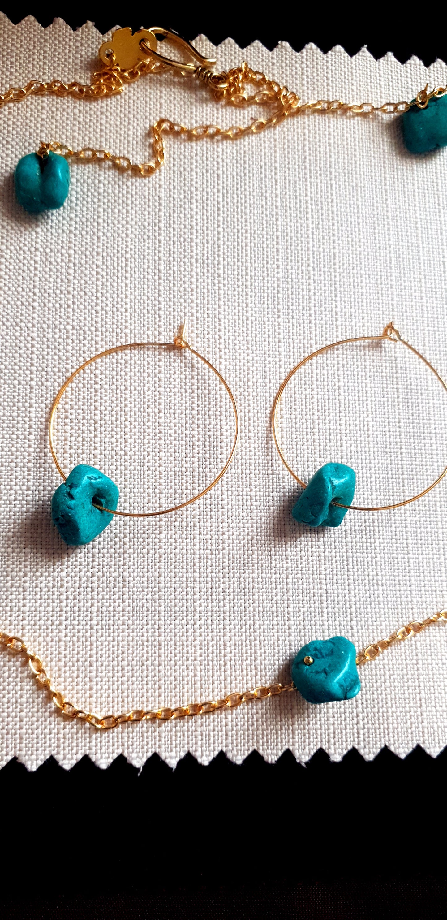 The simple Blue Green Necklace