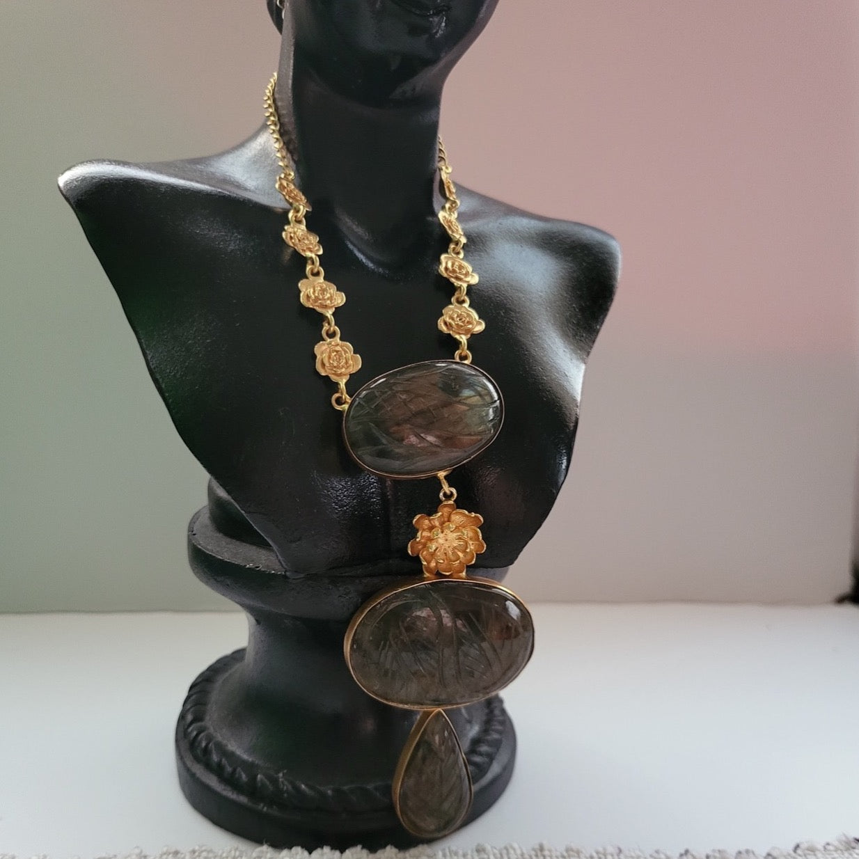 Black Stone and Rose Necklace, with a beautiful heart shape earrings