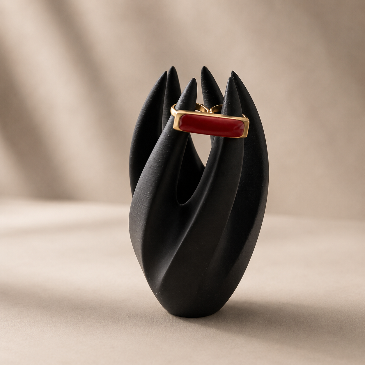Rouge Royale Twin Ring