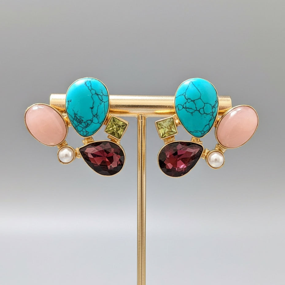 Pair of earrings with colorful gemstones 