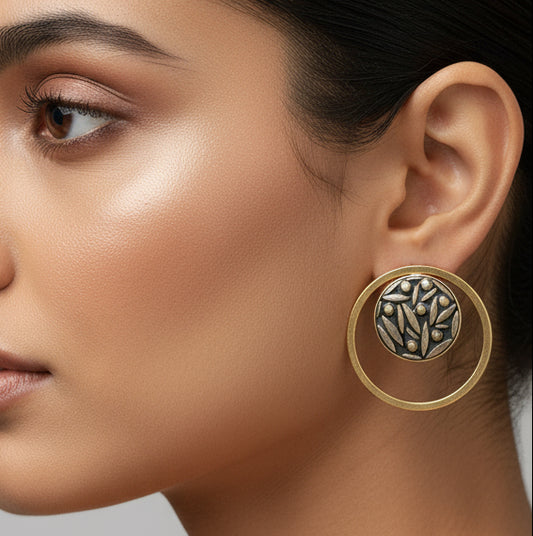 Studd with round ring  set on brass 