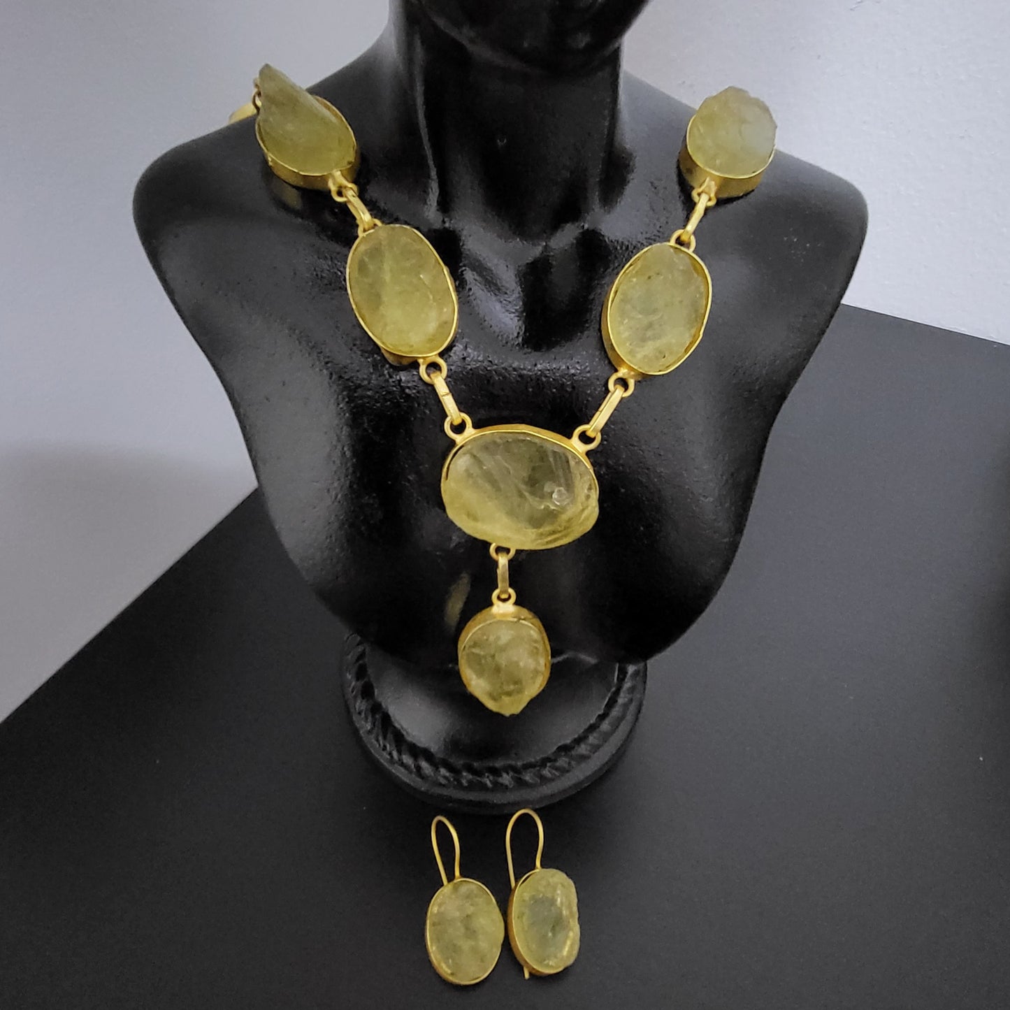 The Lemon Stone Necklace set