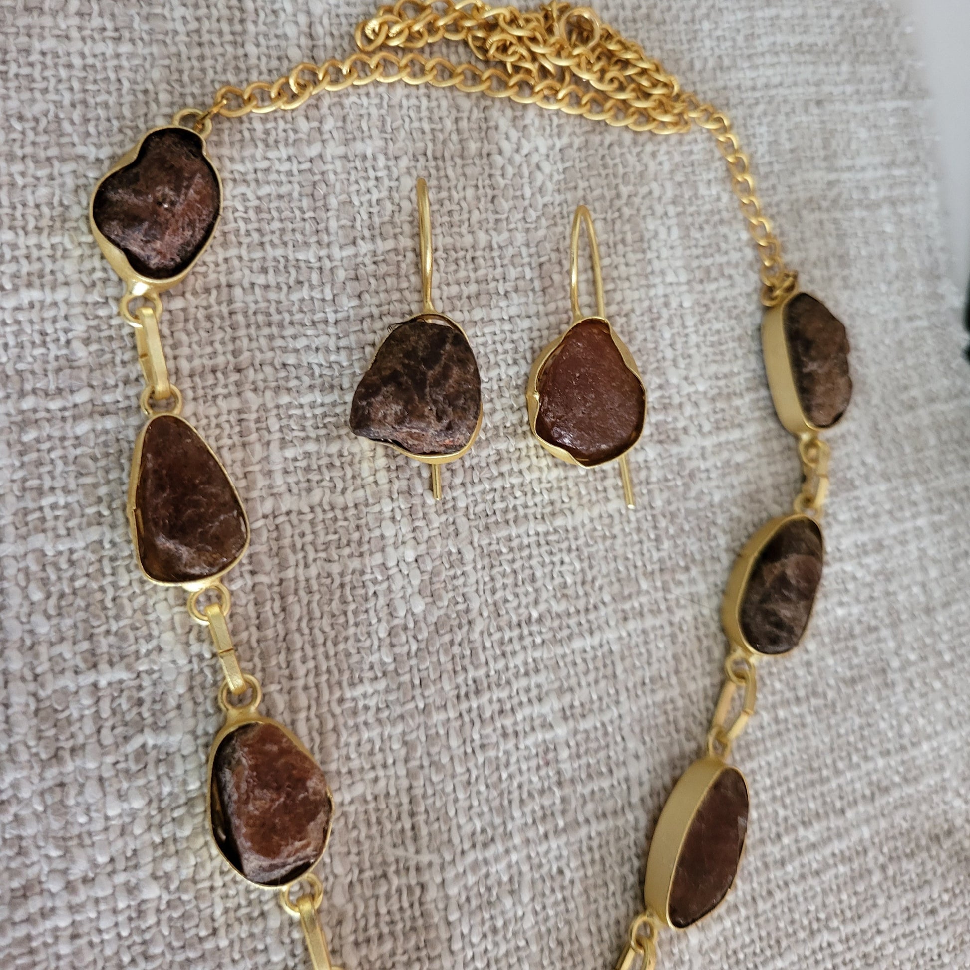 Brown stone necklace set 