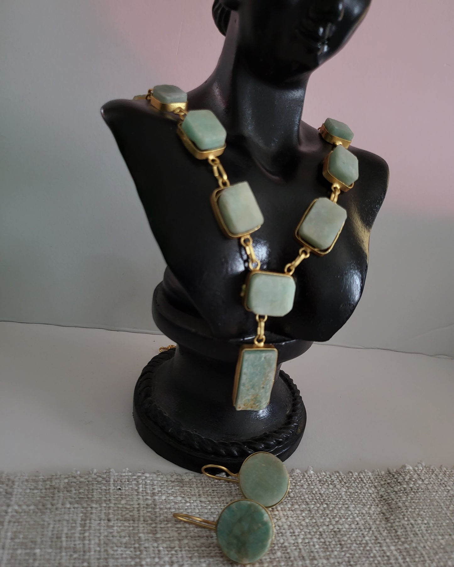 Light Green  Uncut stone Necklace Set