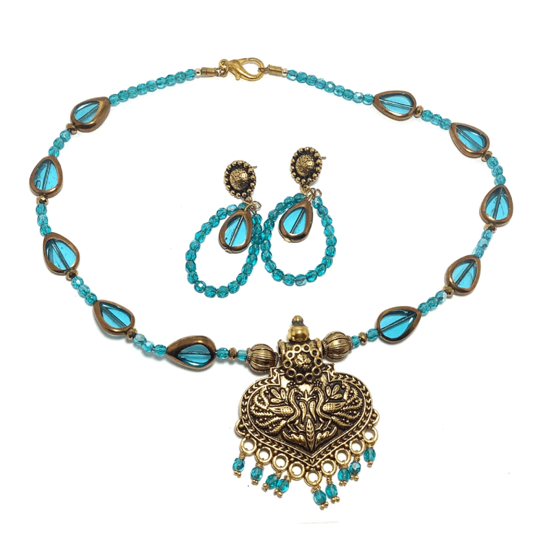 Traditional Design Necklace Set