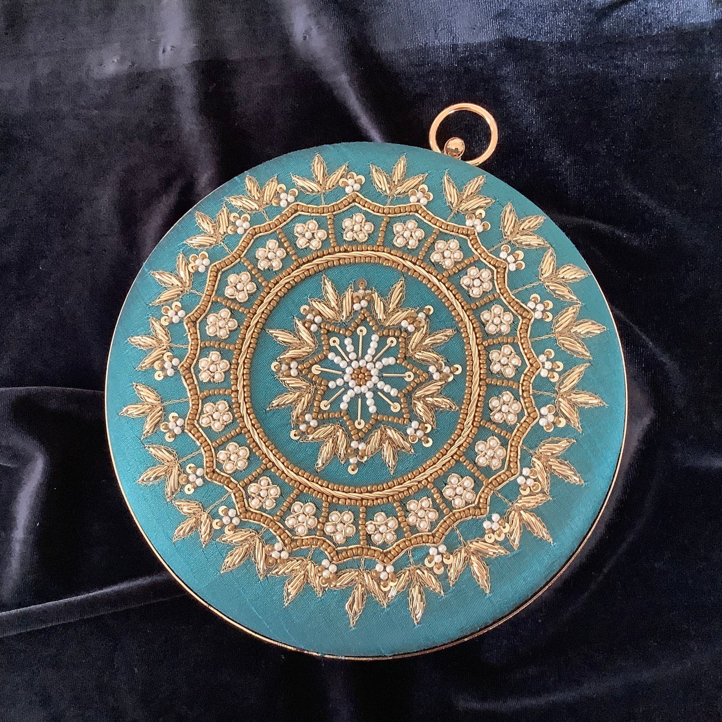 blue round