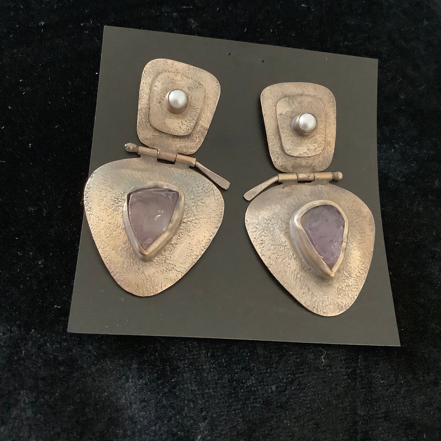 The Triangle Amethyst Earrings